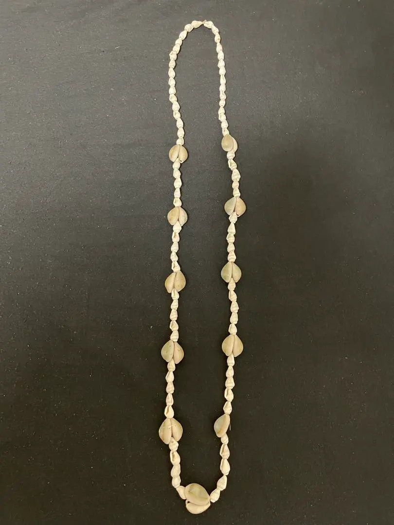 Thumbnail of Shell lei necklace