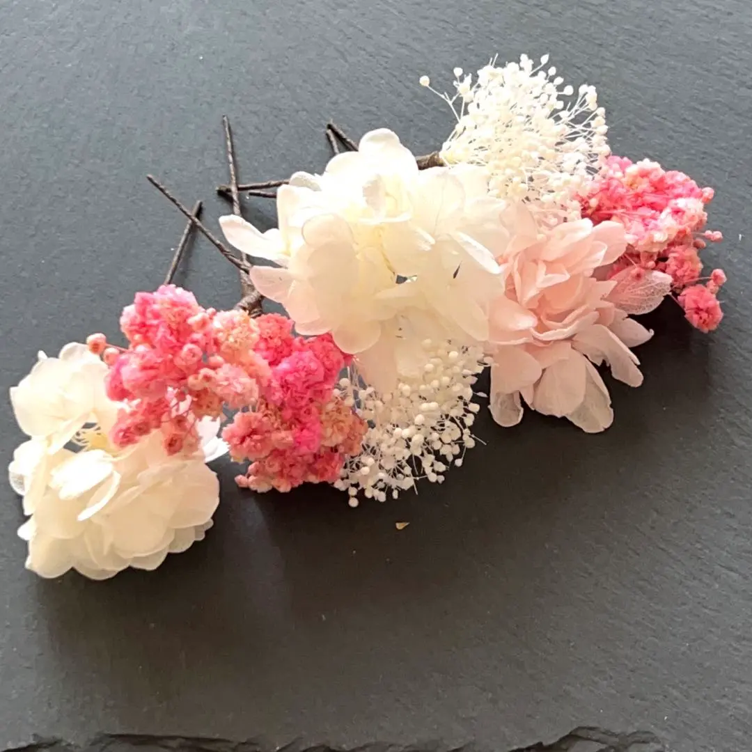 Thumbnail of Hair accessories, head parts, for Coming-of-Age ceremonies, weddings, furisode (long-sleeved kimono), and weddings