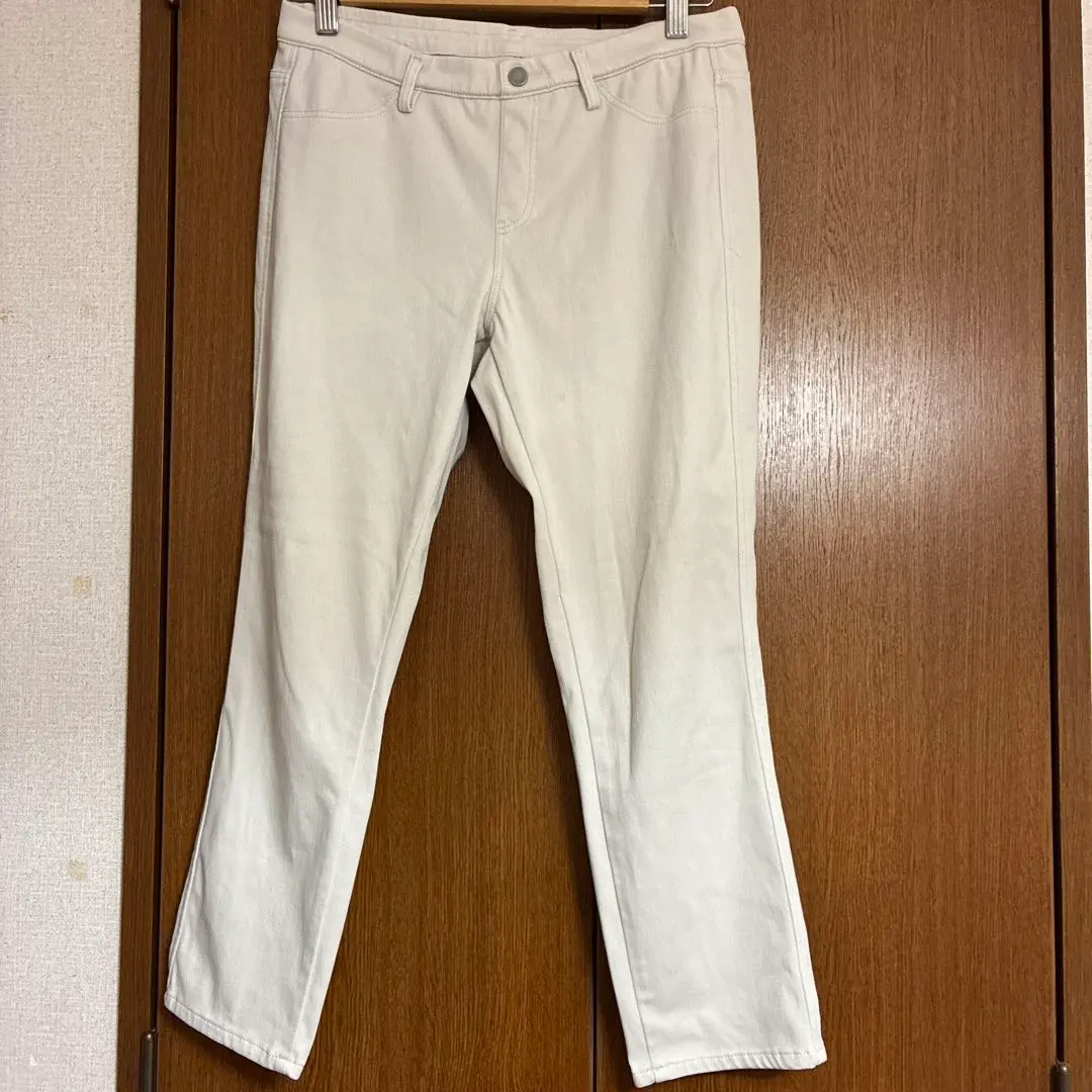 Thumbnail of UNIQLO ◼️ Skinny Pants with Back Pockets, L