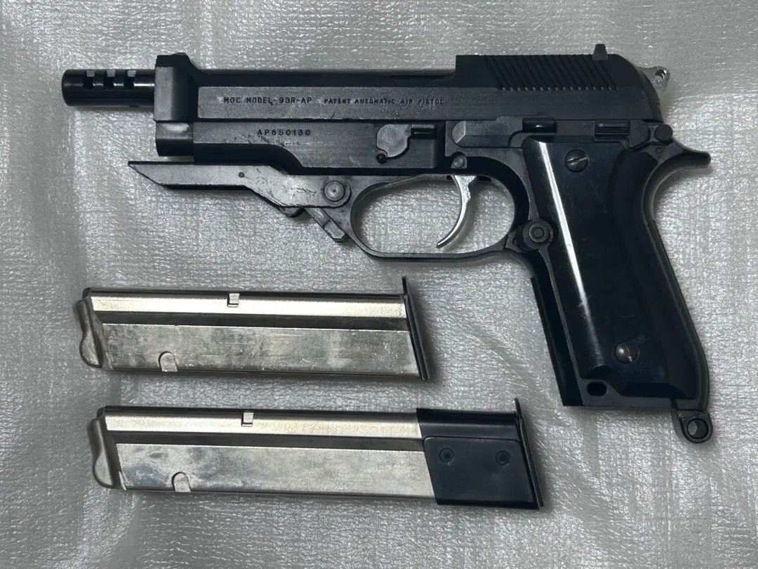 MGC ベレッタ93R 固定ガスガン The industry's first gas semi-automatic handgun! MGC fixed