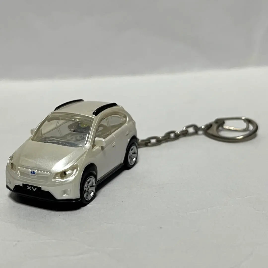 キーホルダー　スバルXV ミニカー　ライト　点灯確認済み　新品未使用　オレンジ キーホルダー スバルXV ミニカー ライト 点灯確認済み 新品未