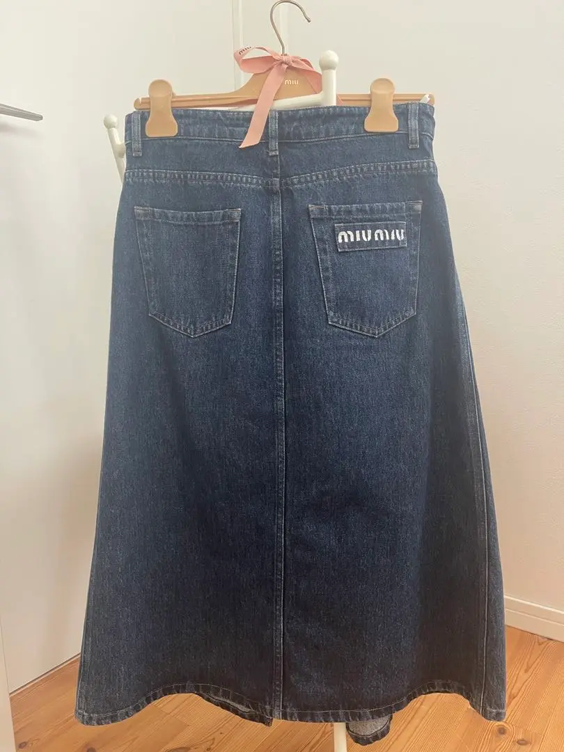 【希少】MiuMiu ロゴ入り デニム ミディスカート ブラック 楽天市場】【中古】miu miuデニムスカート AMM1 2018 601