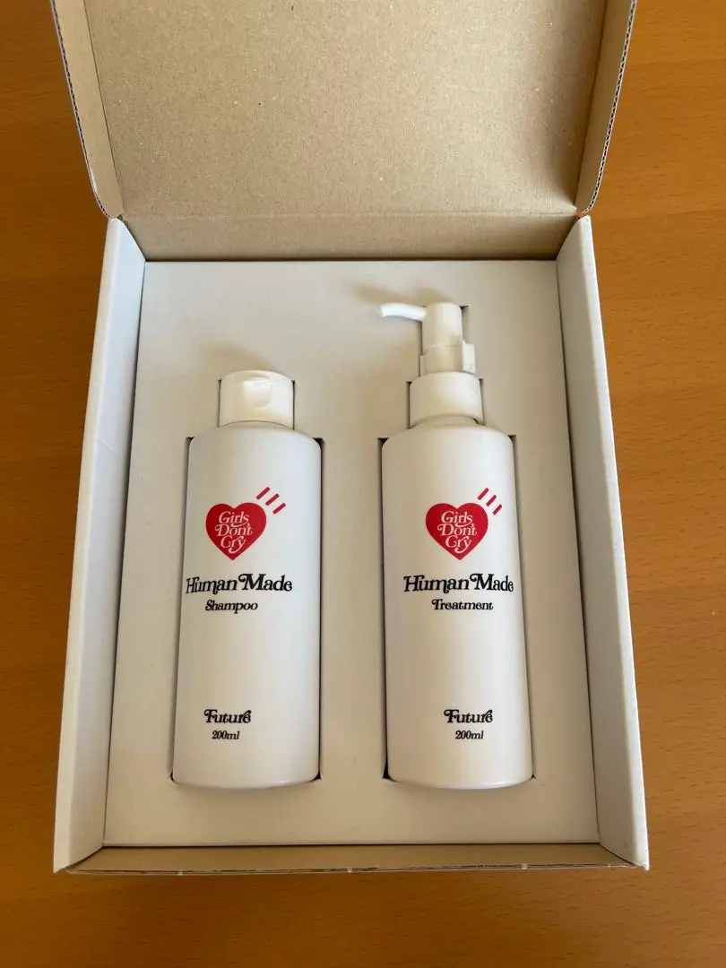 HUMAN MADE MAKEUP TOOLBOX 新品未開封 正規品 新作 HUMAN MADE MAKEUP TOOLBOX 新品未開封 正規品 新作
