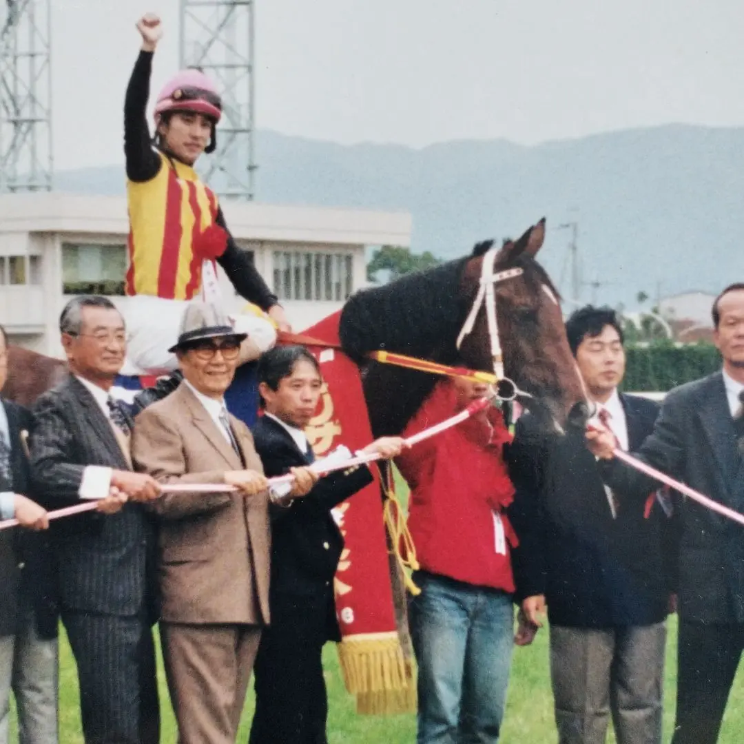 jra競馬有馬記念グラスワンダー優勝パネルその他配布物 Amazon.co.jp: 競馬.グラスワンダー.スペシャルウィーク.パネル