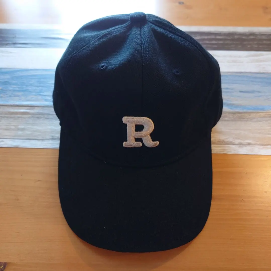 Thumbnail of Black R-embroidered cap, MD size