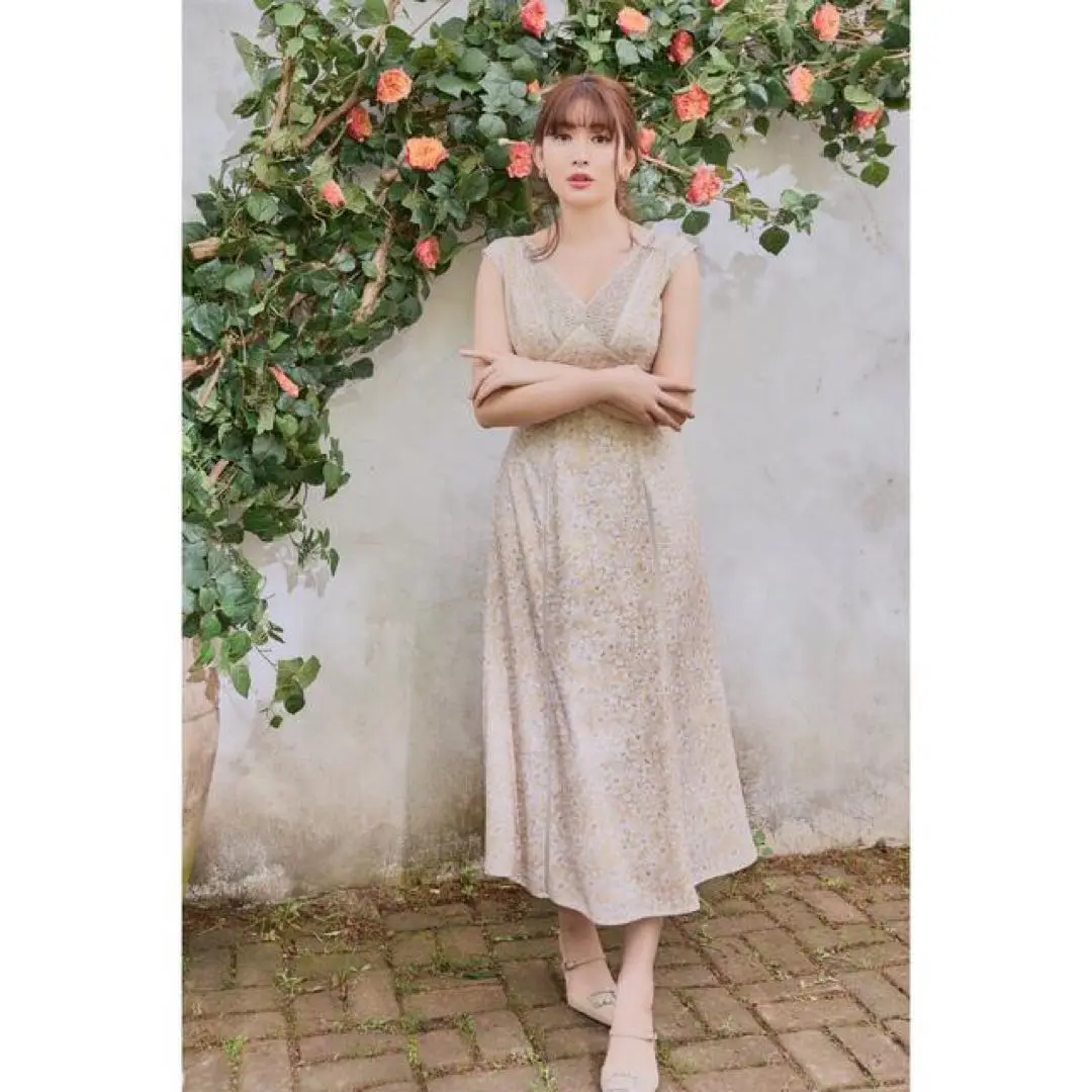 【新品】Herlipto LaceTrimmedFloralDress／sun 2025年最新】lace trimmed floral dress sunの人気アイテム