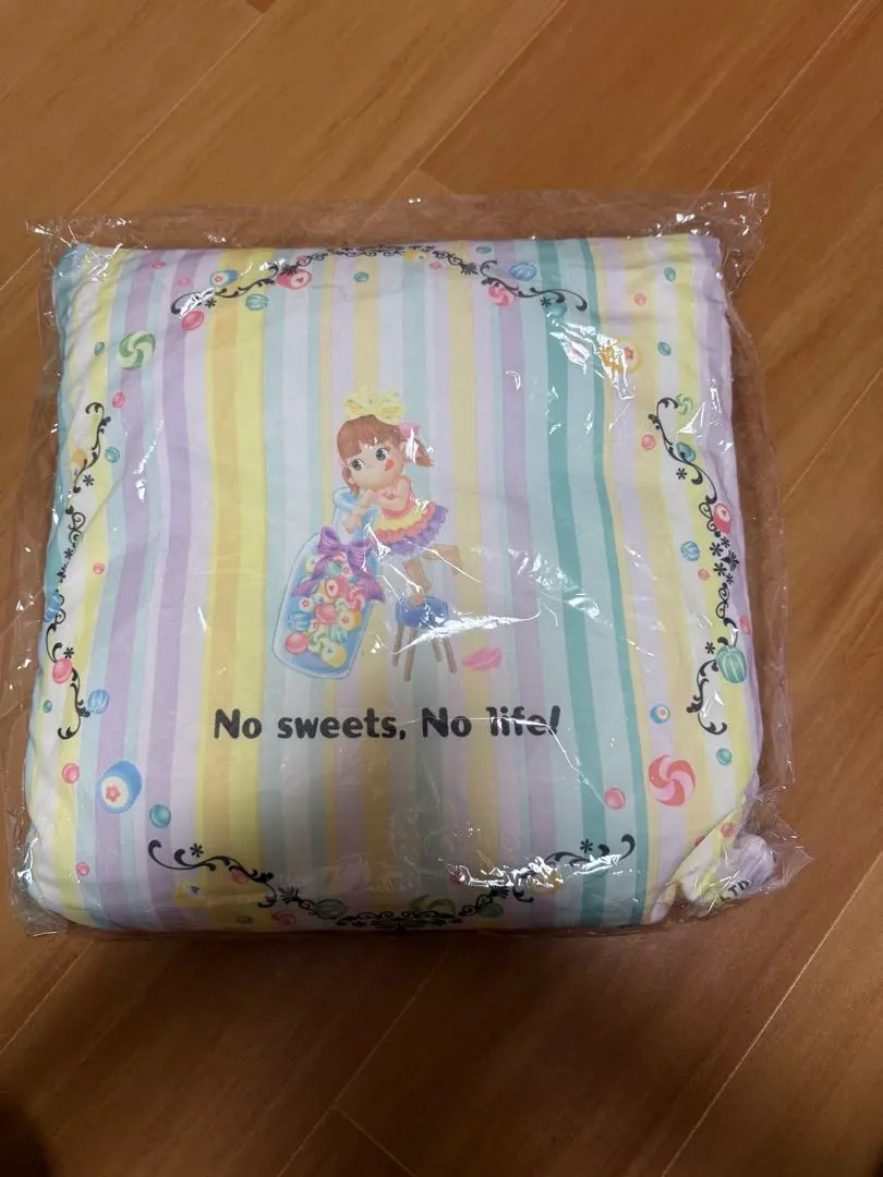 Thumbnail of Peko-chan Bead Cushion Purple