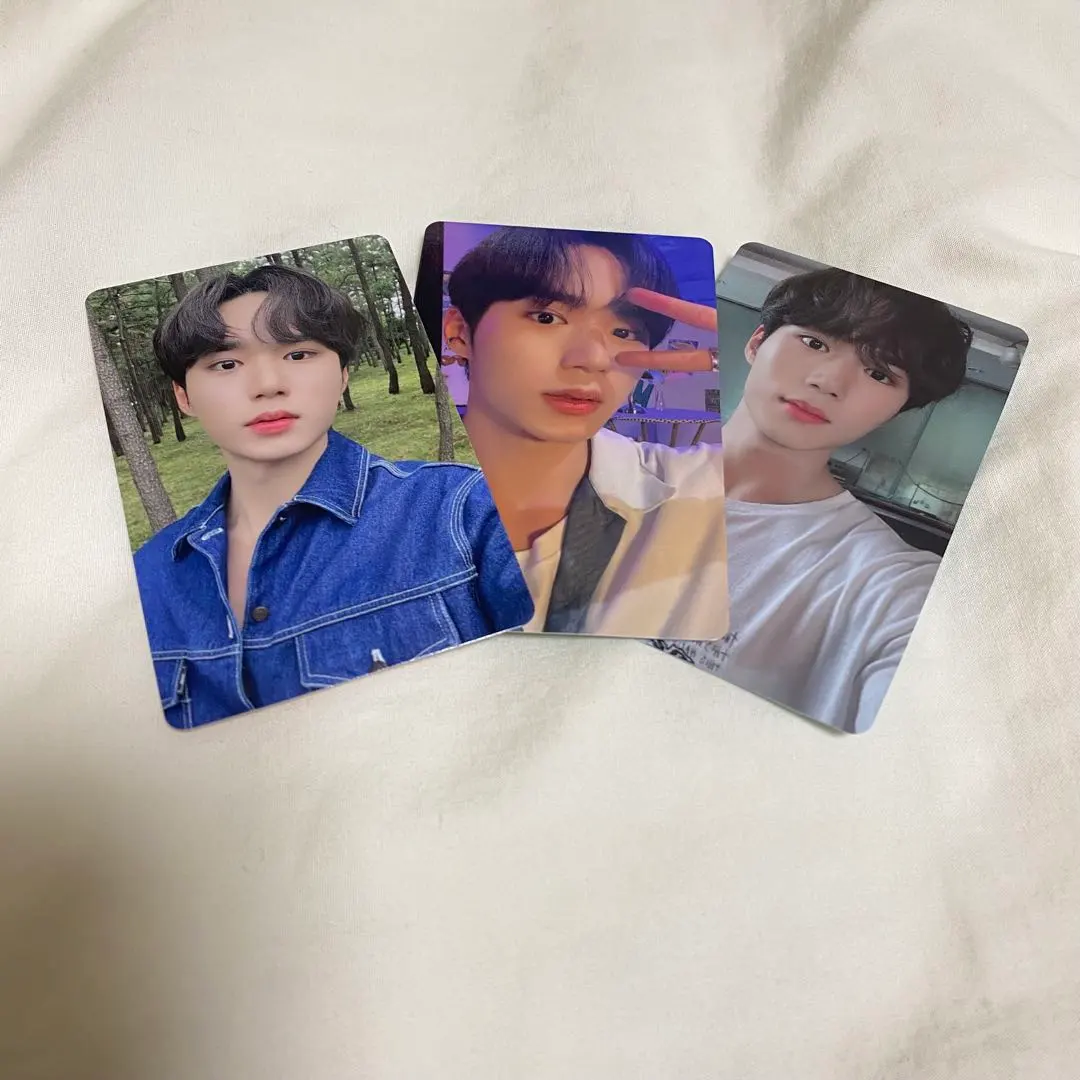 Thumbnail of Kim Jun-seo Trading Card Set of 3