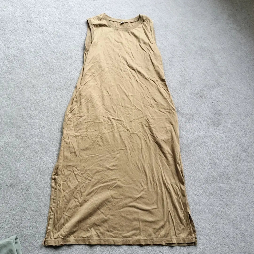 Thumbnail of UNIQLO Sleeveless Long Dress M Beige
