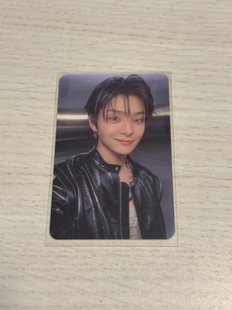 Thumbnail of TREASURE Jihoon PULSE ON Seoul Concert Membership Trading Card