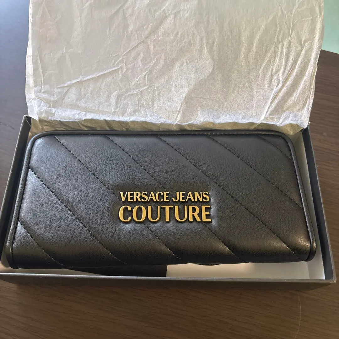 【新品未使用】VERSACE JEANS チェーン ウォレット 長財布 訳あり VERSACE JEANS ロングウォレット 長財布 ラベンダー 新品