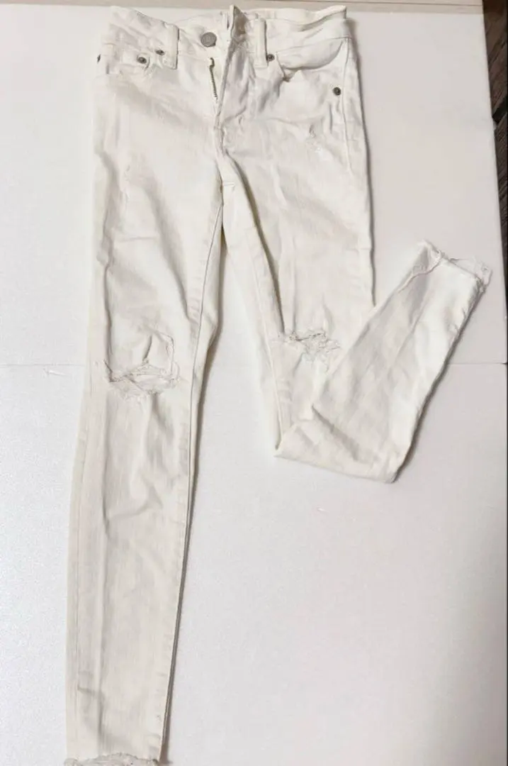 AZUL 女士 破洞 牛仔褲 的縮圖