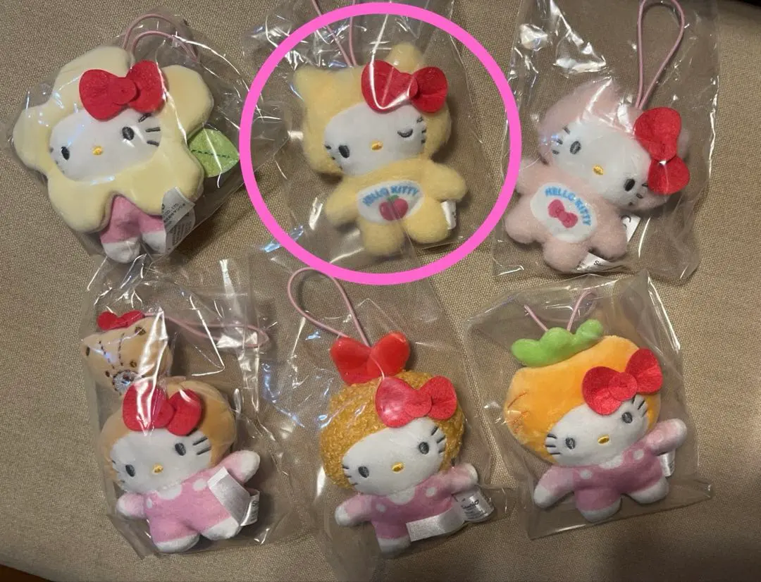 Thumbnail of Hello Kitty Secret Mascot (My Deco Bag)