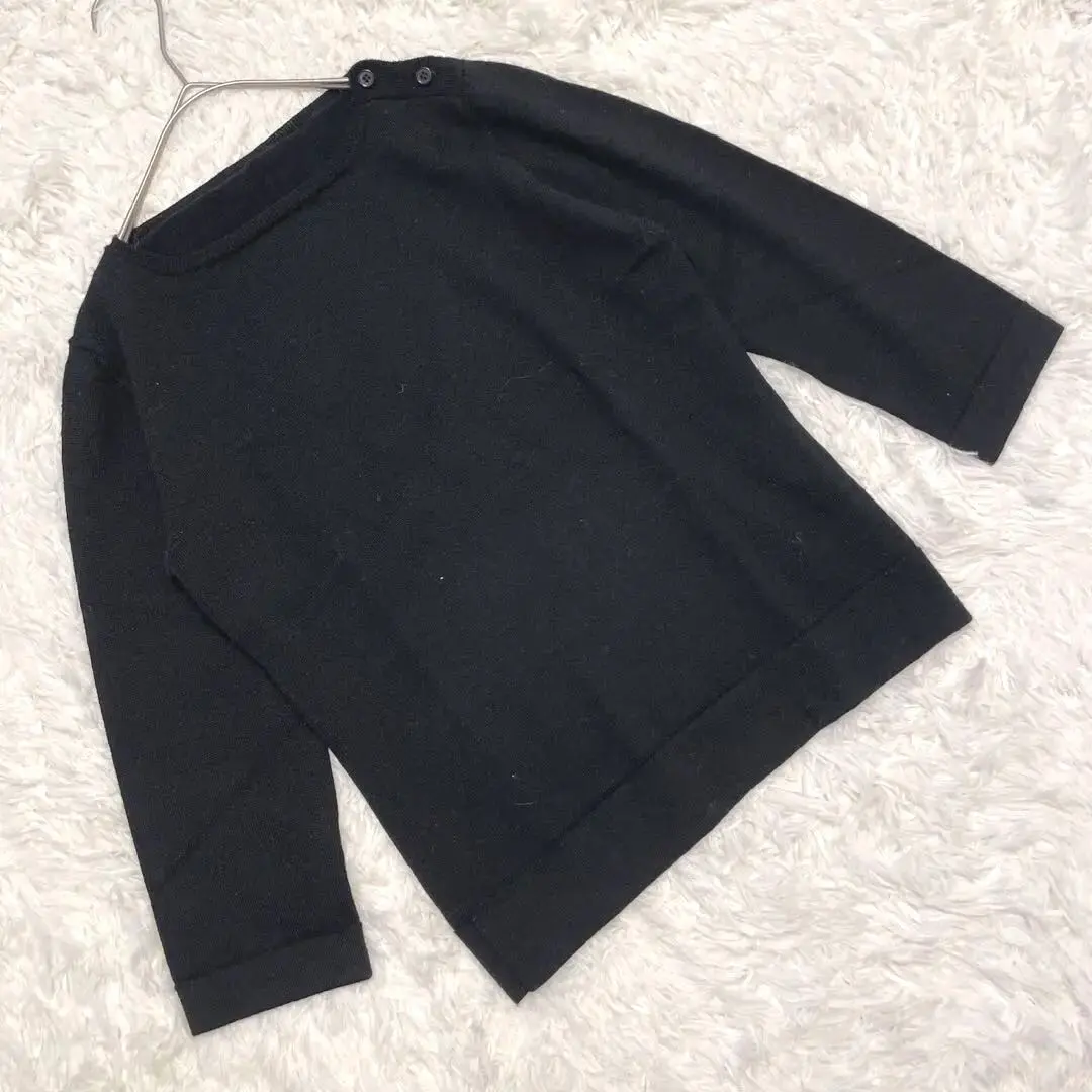 七分袖套頭針織衫 毛衣 肩部鈕扣 素色 簡約 羊毛100% 黑色 的縮圖