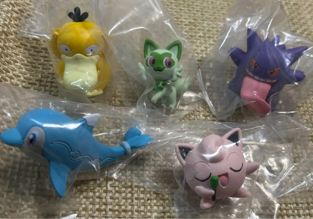寶可夢 耿鬼 可達鴨 布丁 新葉喵 海豚俠 5點 包含匿名運費 的縮圖