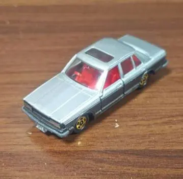 Thumbnail of Tomica No. 17 1/64 Nissan Bluebird Turbo Super Gift
