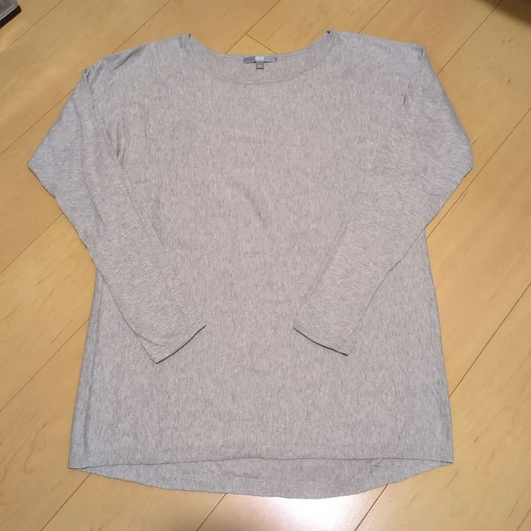 Thumbnail of Gray long-sleeved thin cashmere knit, size L