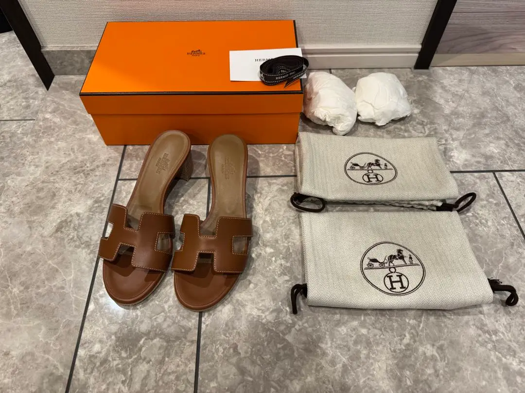 2025年最新】HERMES カラー：ゴールド系 サンダルの人気アイテム