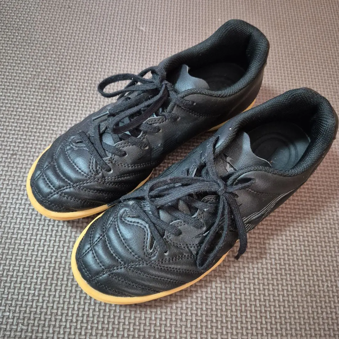 美津濃 MONARCIDA NEO 黑色足球鞋 的縮圖