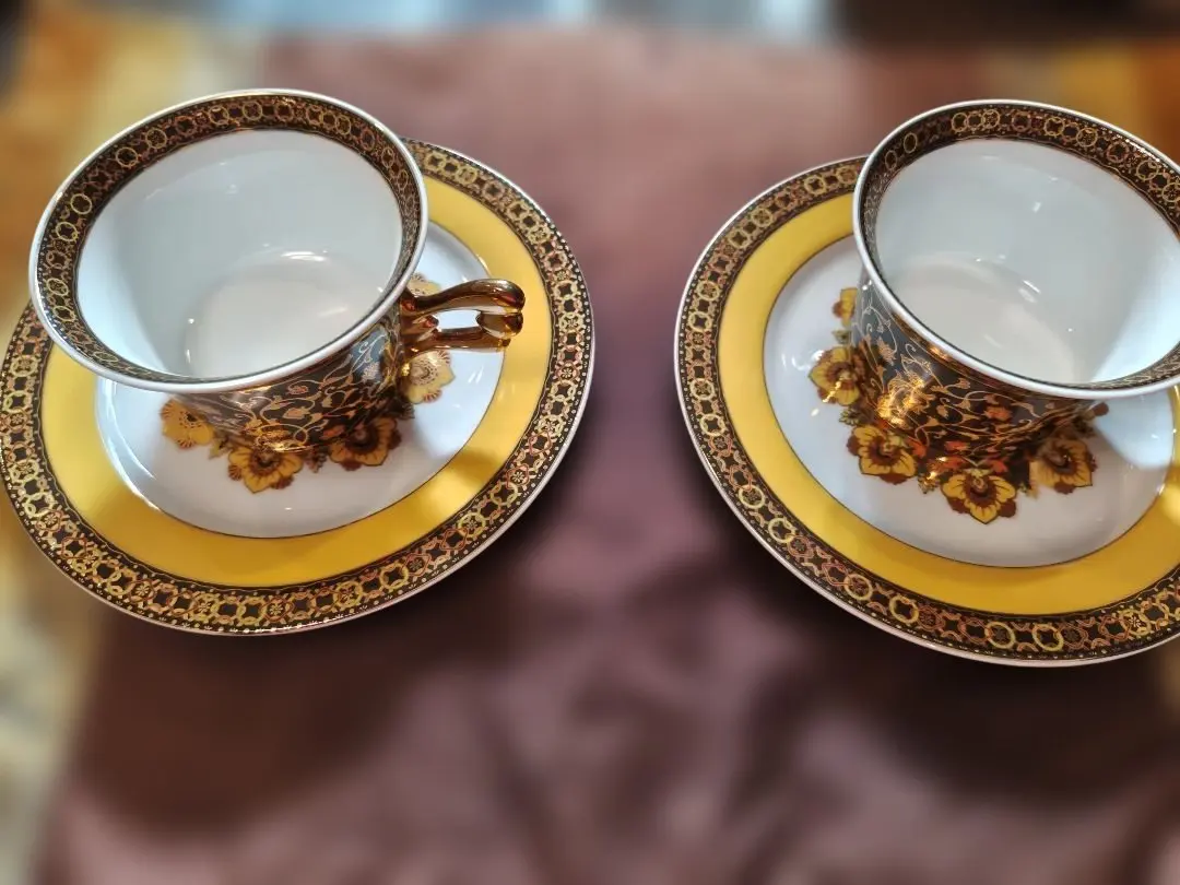 Thumbnail of Unused, Gold-decorated Sarasa Pattern Set of 2, No Brand