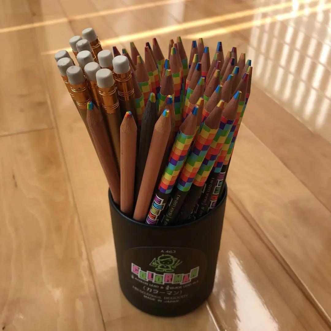 無杯架 彩色人 色鉛筆 等 的縮圖