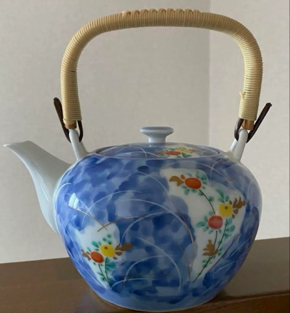 Thumbnail of Arita-yaki (Arita ware) teapot, made by Takayama, Showa retro design, blue and white floral pattern, ceramic teapot