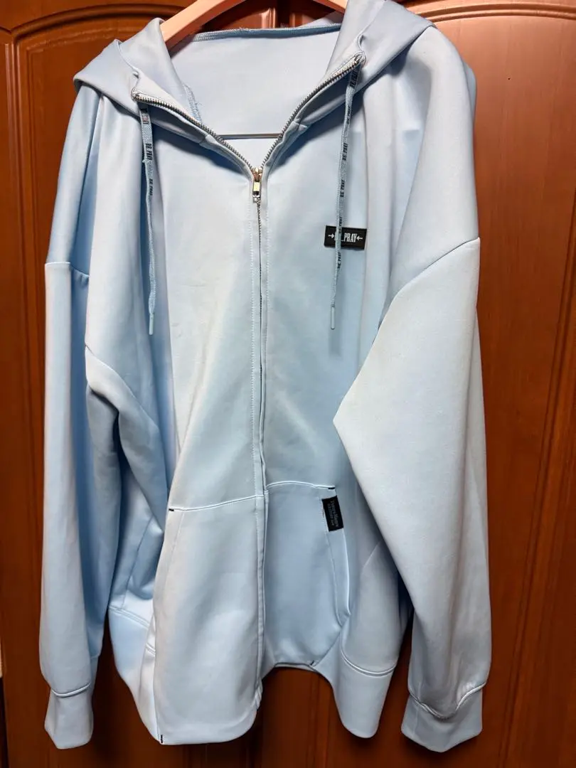 【新品】RE_PRAY ブラック パーカー Sサイズ　黒　リプレイ　羽生結弦 ジップパーカー | “RE_PRAY”OFFICIAL GOODS | AXELSTORE.NET