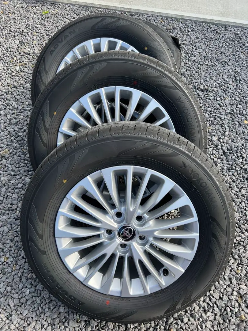 ②新車外し　アルファード40 純正タイヤ　225/60R18 2本　2025年 ①新車外しアルファード40 純正タイヤ225/60R18 2本2025年