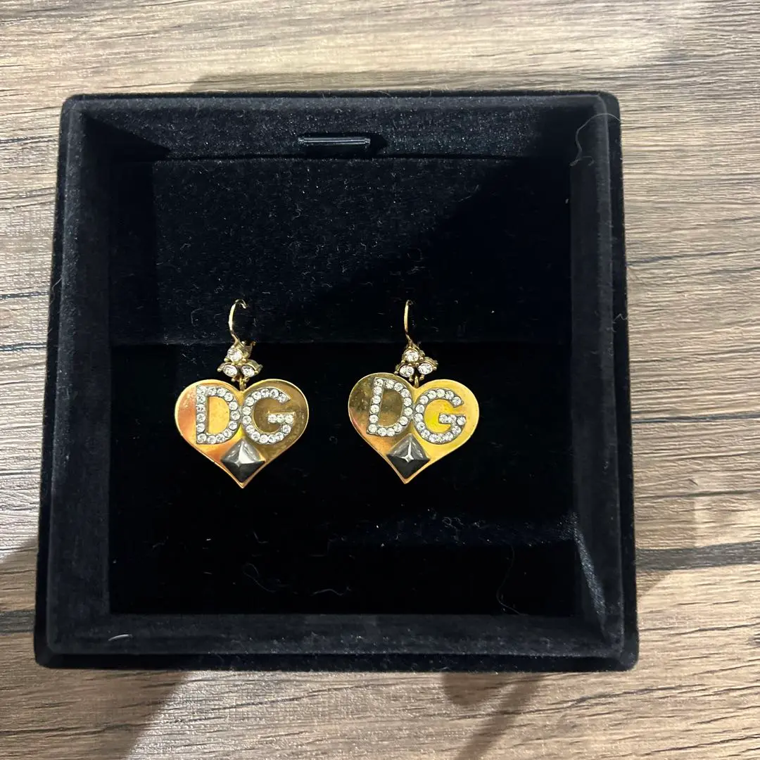 DOLCE&GABBANA レディースピアス マルチカラーのウィメンズ ロングピアス DGロゴ＆マルチカラー