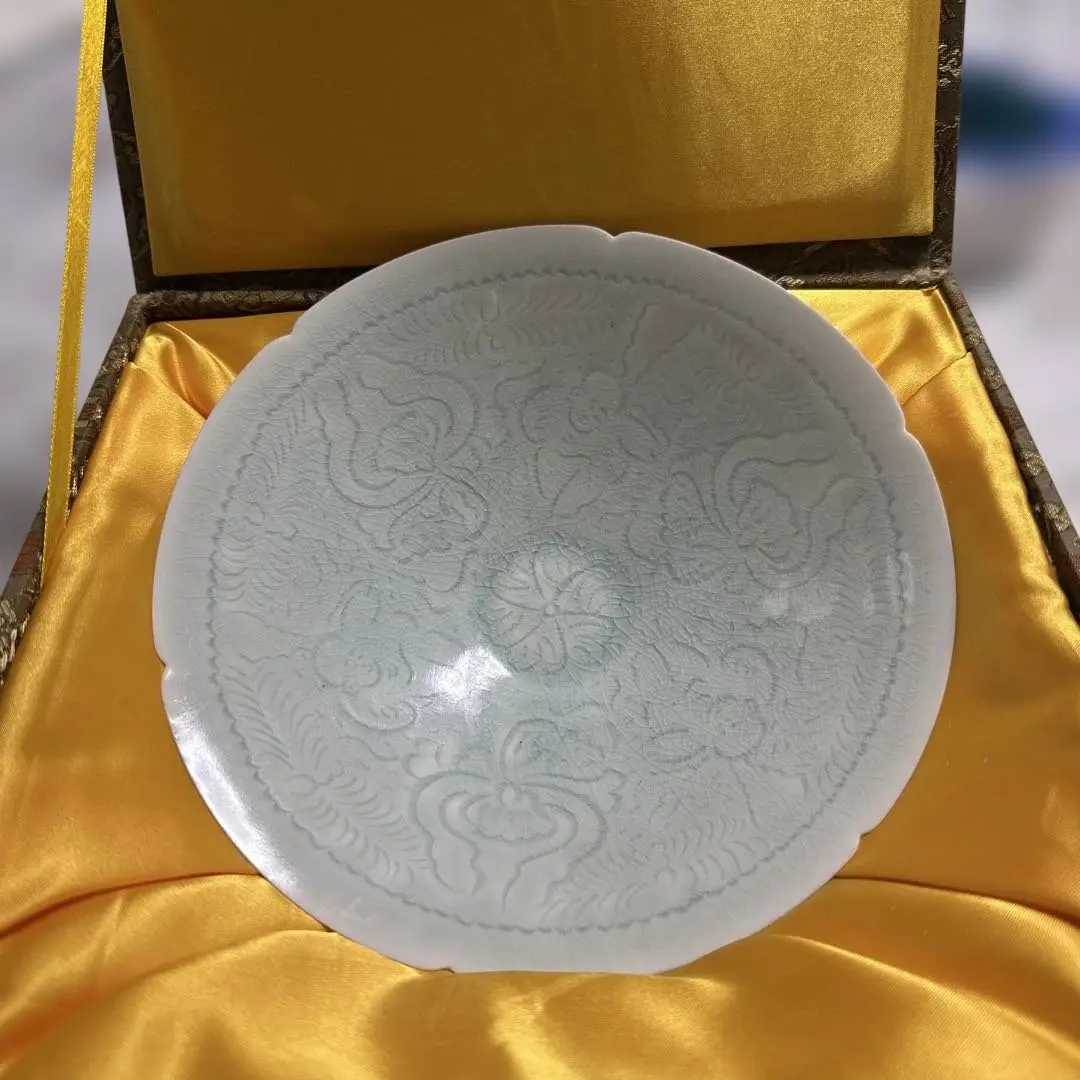 特別出品 中国 宋 定窯 茶碗 古箱あり 美術館級 骨董 茶道具 特別出品 中国 宋 定窯 茶碗 古箱あり 美術館級 骨董 茶道具