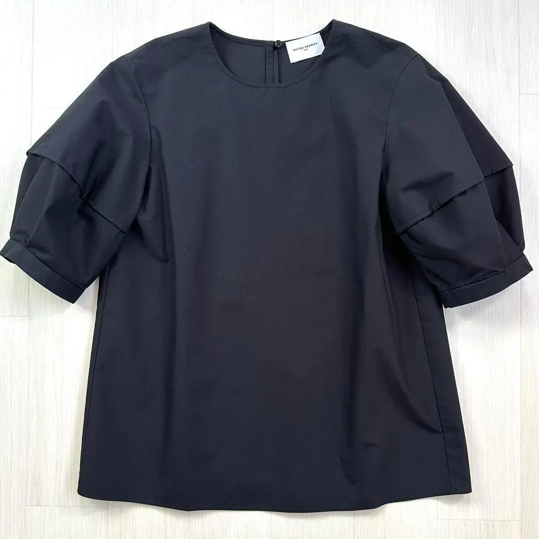 アローズ　コンストラクティブスリーブ　ブラウス　W ブラック　黒　半袖 UNITED ARROWS（ユナイテッドアローズ）の「コンストラクティブ