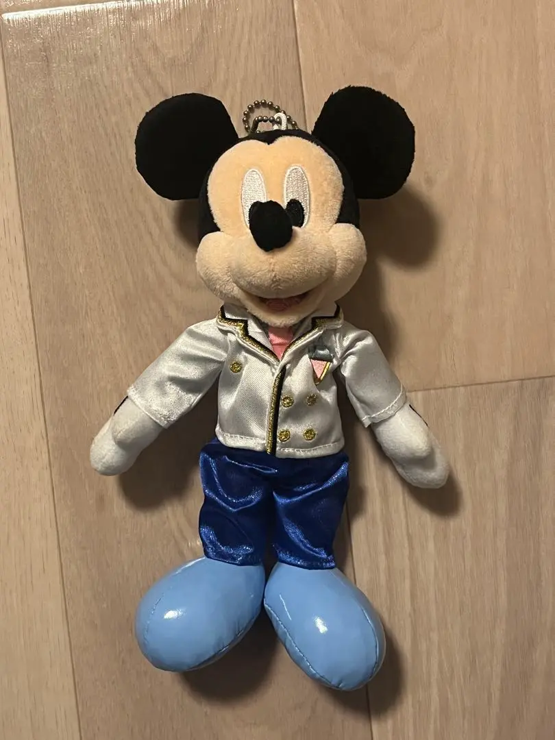 ミッキー ディレクター ぬいぐるみバッジ キーホルダー ディズニー ディレくん ディズニーシー プラザ ディレクター ミッキー ぬいぐるみバッジ