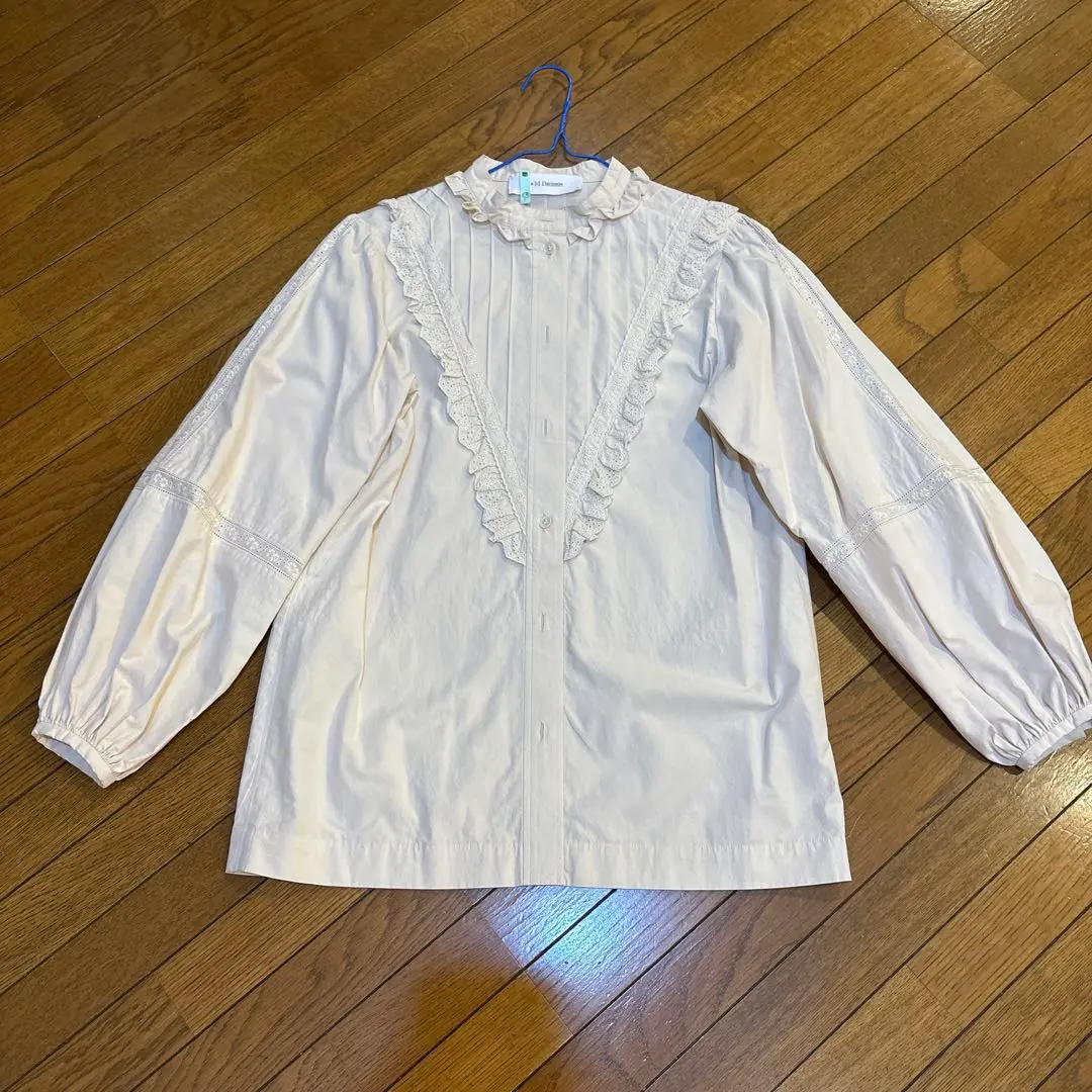 J&M DAVIDSON ギャザーブラウス 白 J&M DAVIDSON ギャザーブラウス 白 - メルカリ