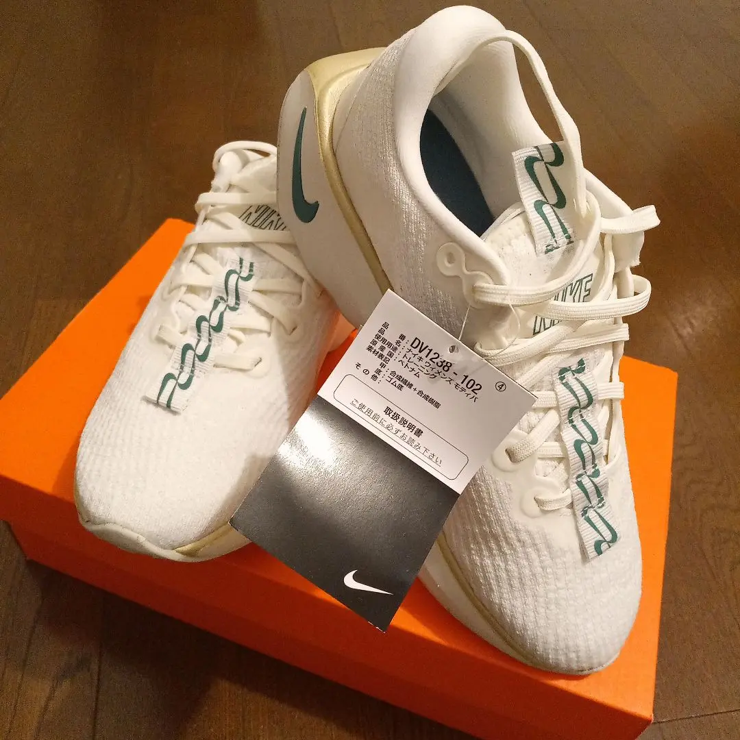 【MI】【新品24.5cm 】Nike モティバ　ホワイト スニーカー 2025年最新】ナイキ モティバ 24の人気アイテム - メルカリ