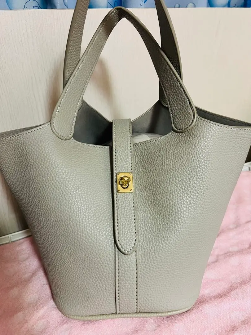 Thumbnail of Tote bag, gray