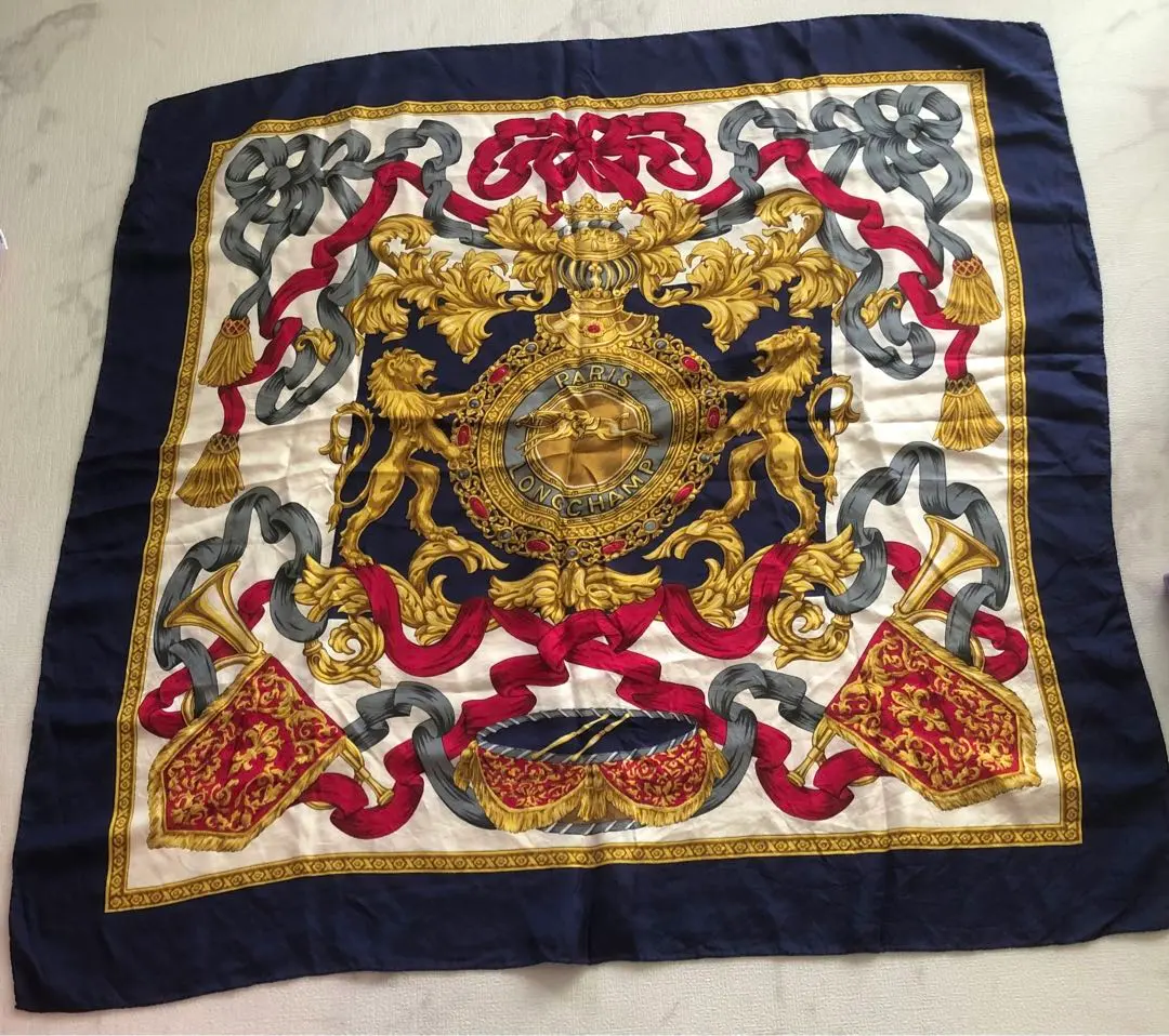 LONGCHAMP 馬與徽章絲巾 的縮圖