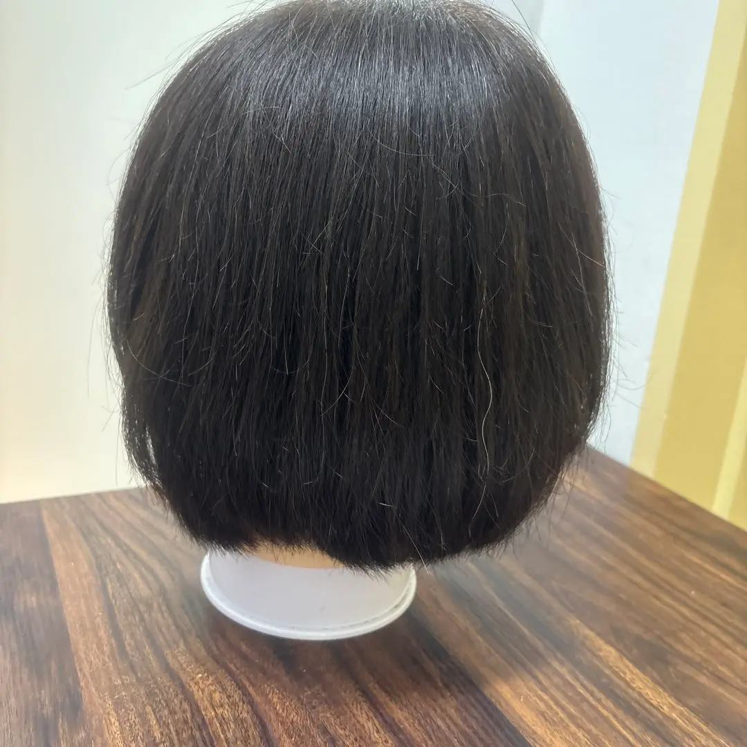 Thumbnail of Dark brown short bob wig