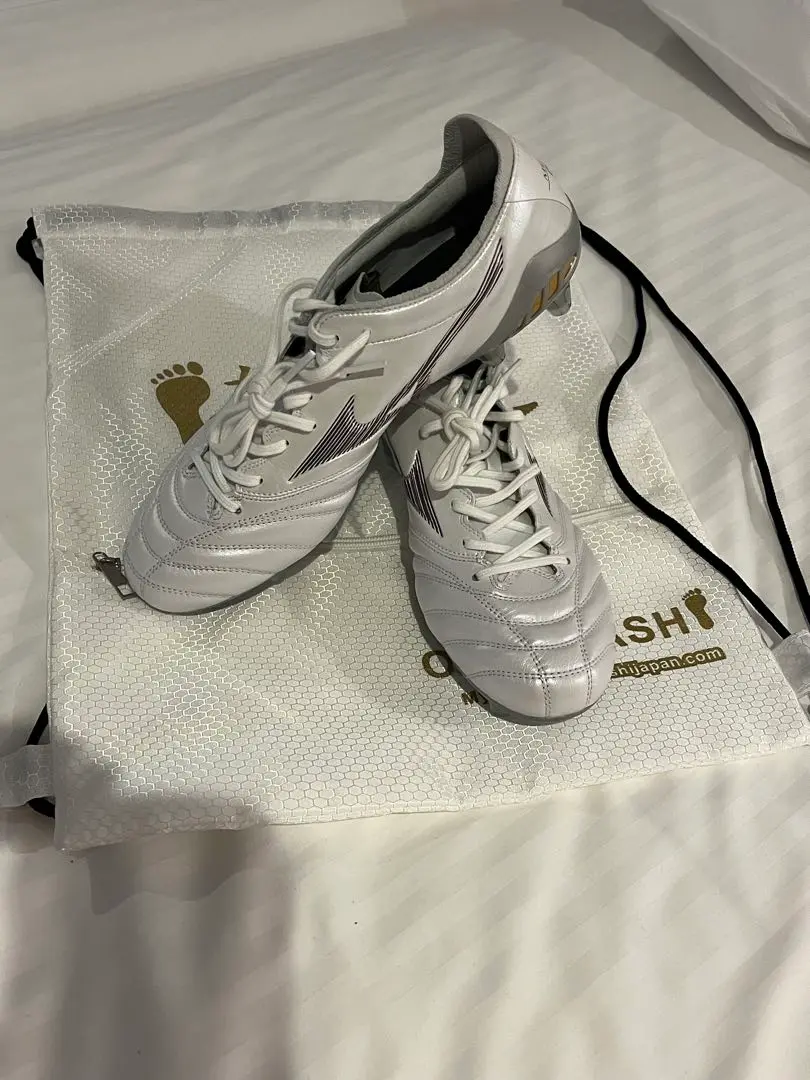 モレリアネオ3シャイニング25センチ MIZUNO MORELIA NEO Ⅲ β ELITE Shining / ミズノ モレリア