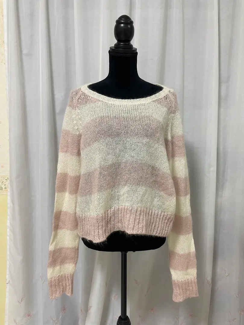 新品タグ付Katie(ケイティ) THE CAT bottle neck ニット Katie THE CAT bottle neck ニット ボーダー 白黒