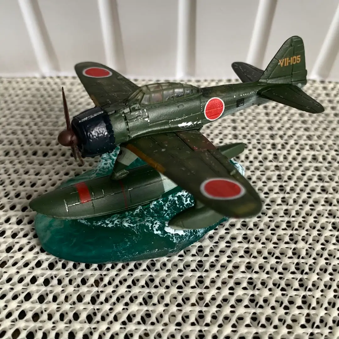 ワールドウイングスミュージアム　ゼロ戦　戦闘機　1/144 戦闘ダメージ Amazon | 【14】 タカラ 1/144 WWM ワールドウイングス