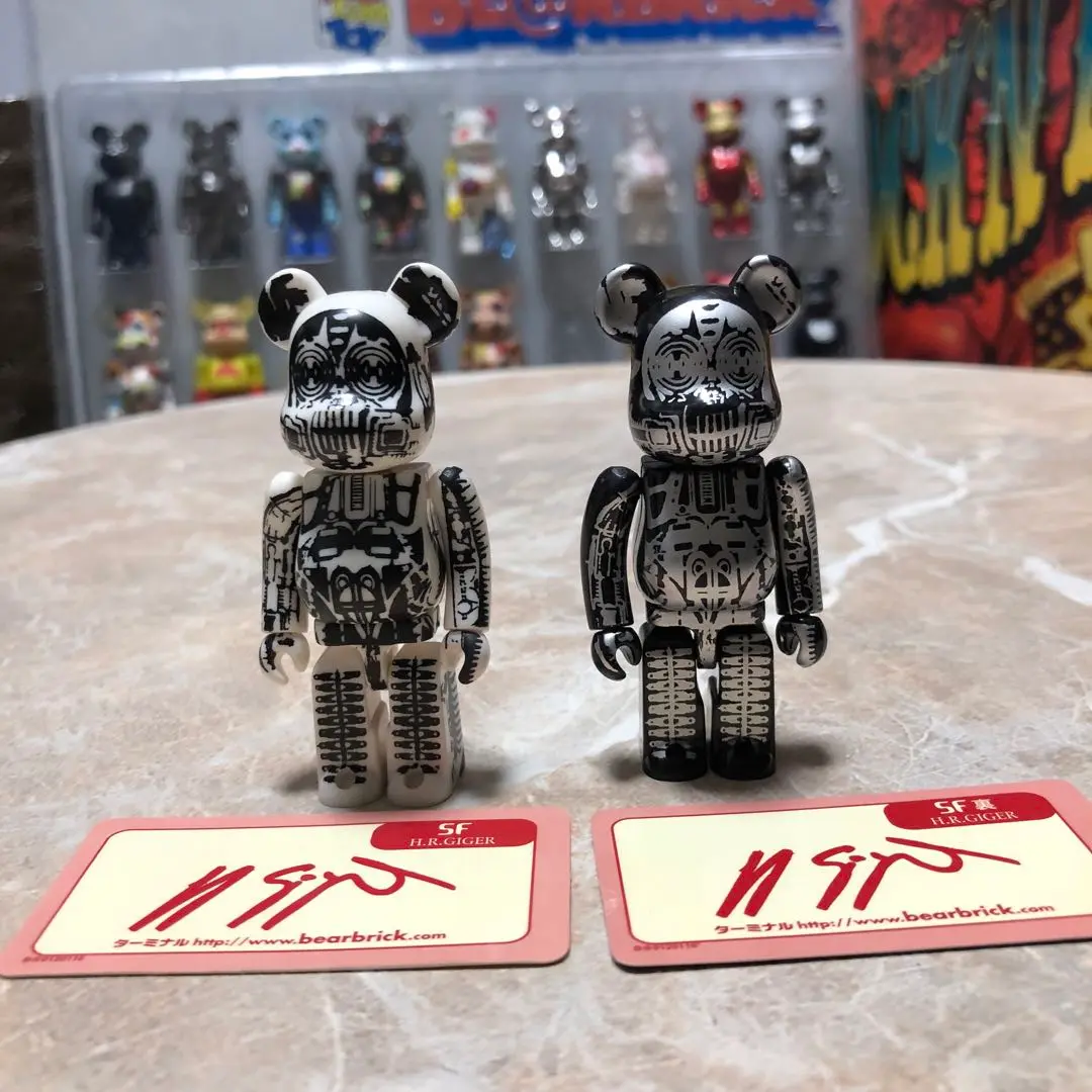BE@RBRICK - ベアブリック　シリーズ12 ギーガー　裏　フィギュア　未開封　カード付き BE@RBRICK - ベアブリック シリーズ12 ギーガー 裏 フィギュア