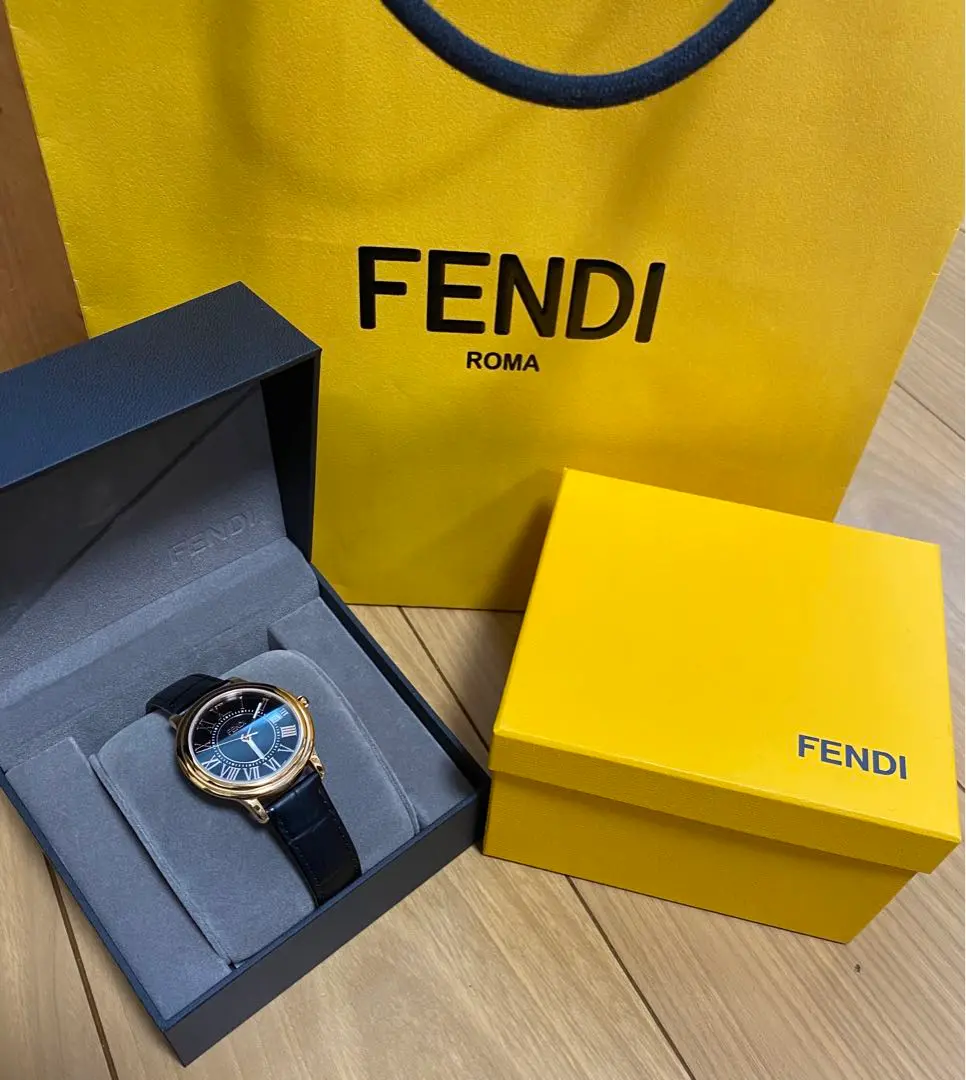 ☆新品56%OFF☆ FENDI ラウンド クラシコ F218242DF 2025年最新】フェンディ レディース腕時計 クラシコラウンドの