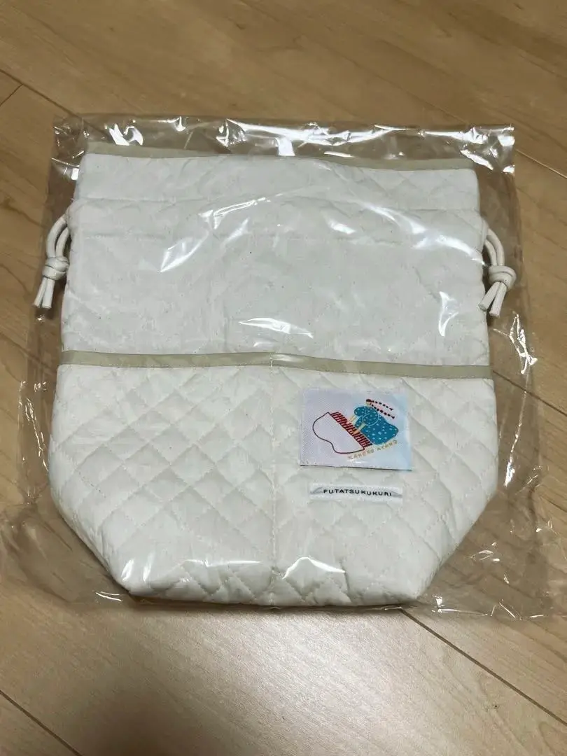 カネコアヤノ　グッズ　ハンドメイド 巾着袋 アイボリー 赤 ドット柄 カネコアヤノ グッズ ハンドメイド 巾着袋 アイボリー 赤 ドット