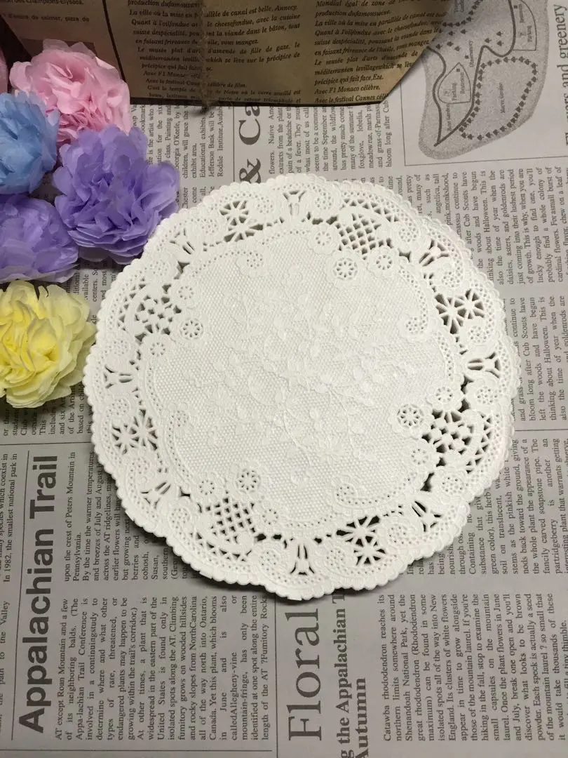 Thumbnail of Lace paper, 10cm, 40 sheets