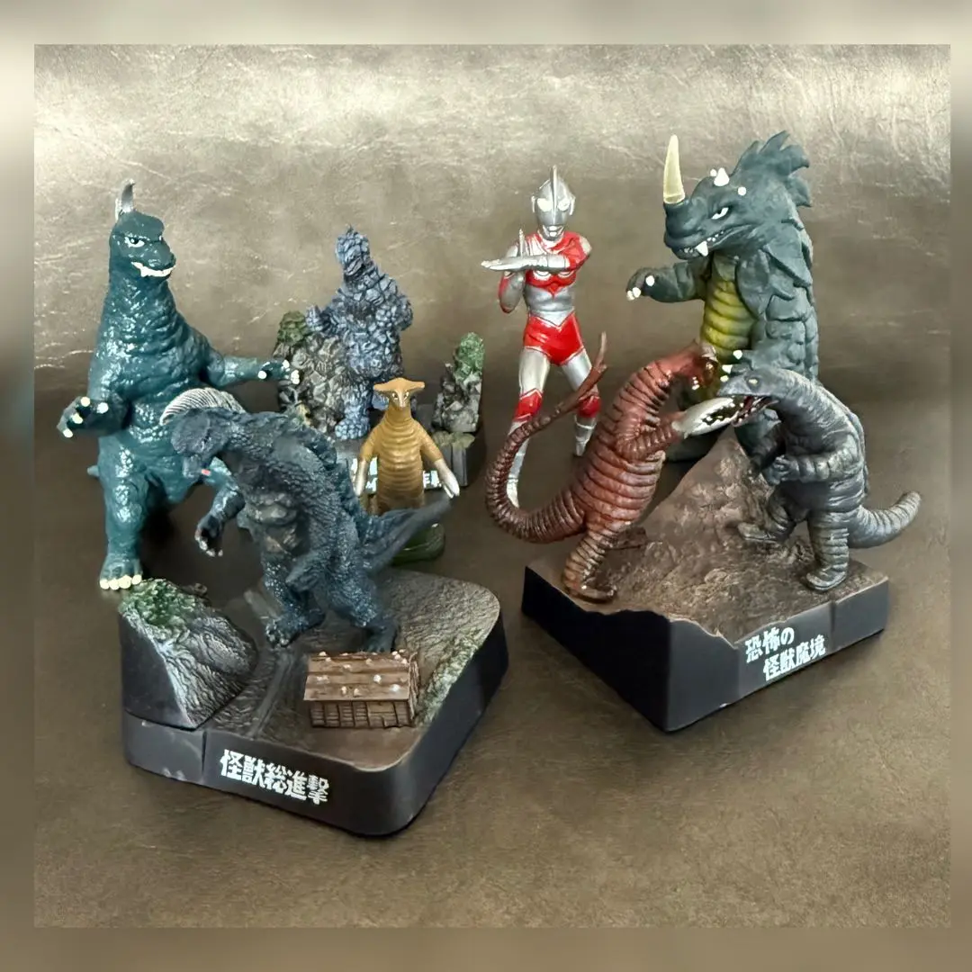 帰ってきたウルトラ怪獣名鑑　4個セット　サドラ　ゴルバゴス　ステゴン　他 帰ってきたウルトラ怪獣名鑑」 怪獣総進撃 : 怪獣フィギュア