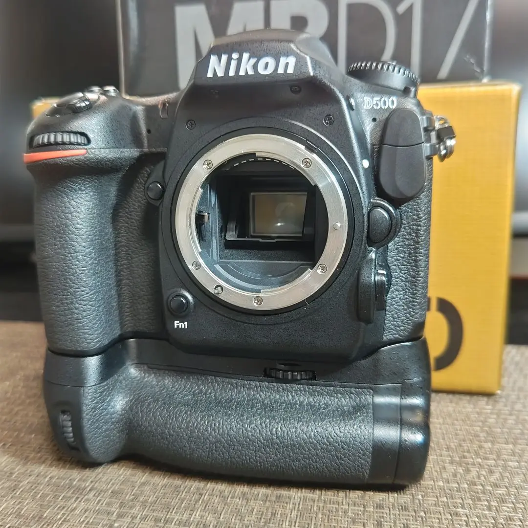 Amazon | Neewer バッテリーグリップ D500カメラに対応 ｢MB-D17