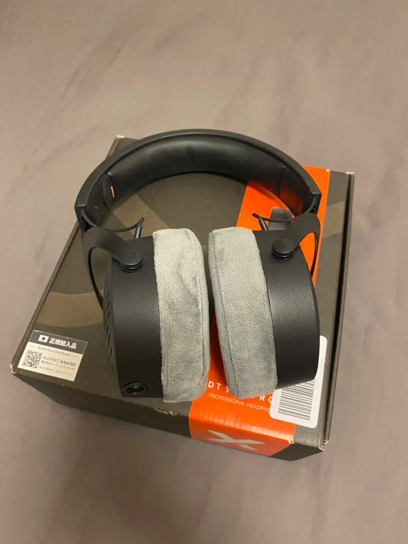beyerdynamic T90 Jubilee 有線ヘッドホン T 90 Jubilee | Premium Headphone | TASCAM (日本)