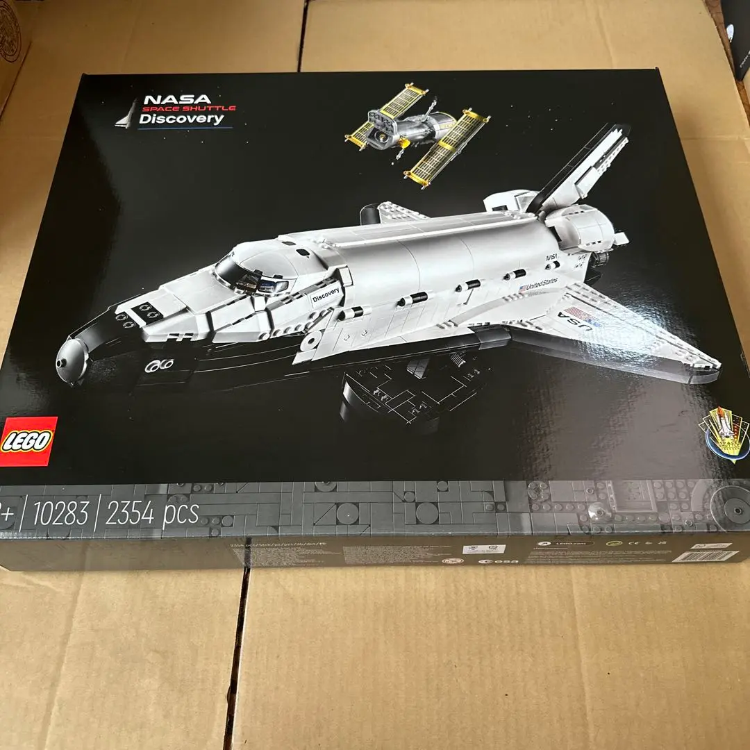 レゴ  アイコン NASA スペースシャトル ディスカバリー号 10283 Amazon.com: LEGO Icons NASA Space Shuttle Discovery 10283