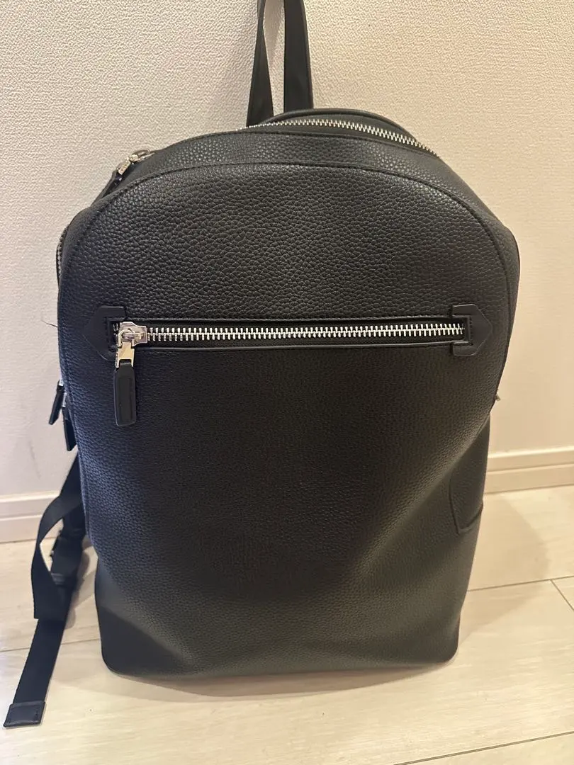 黑色仿皮革後背包 ZARA 飒拉 的縮圖