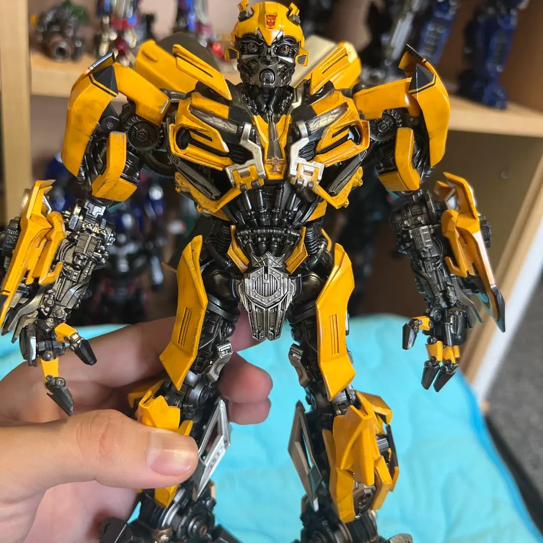 Thumbnail of DLX Bumblebee (with) articulated hands